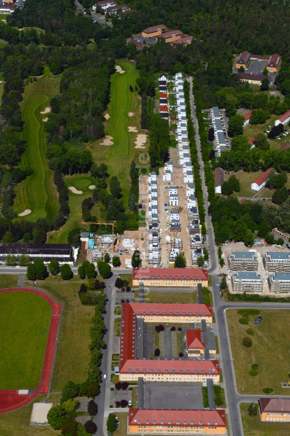 Luftbild Berlin - Baustellen zum Neubau- Wohngebiet einer Einfamilienhaus- Siedlung Amberbaumallee - Moorbirkenweg im Ortsteil Kladow in Berlin, Deutschland