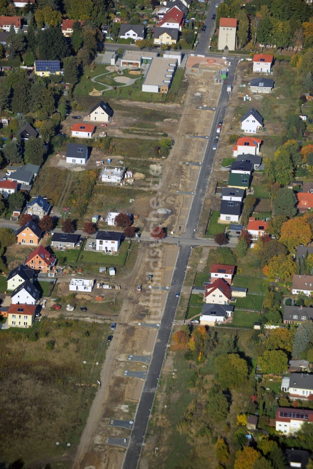 Luftbild Berlin - Baustellen zum Neubau- Wohngebiet einer Einfamilienhaus- Siedlung in Berlin