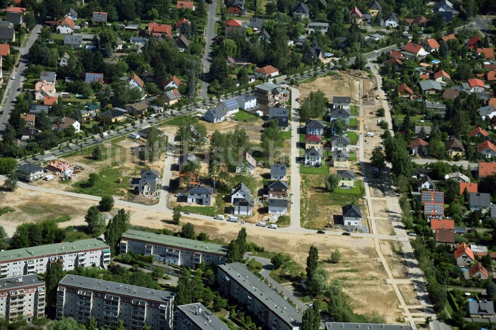 Berlin von oben - Baustellen zum Neubau- Wohngebiet einer Einfamilienhaus- Siedlung in Berlin