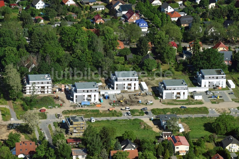 Luftaufnahme Berlin - Baustellen zum Neubau- Wohngebiet einer Einfamilienhaus- Siedlung in Berlin