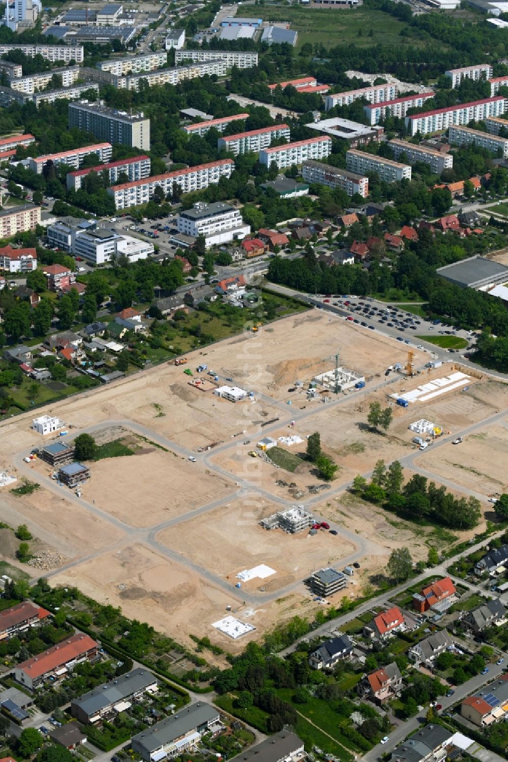 Schwerin aus der Vogelperspektive: Baustellen zum Neubau- Wohngebiet einer Einfamilienhaus- Siedlung an der Gadebuscher Straße in Schwerin im Bundesland Mecklenburg-Vorpommern, Deutschland