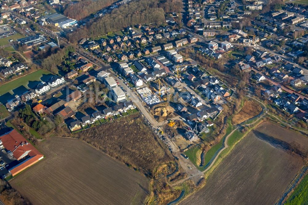 Bottrop aus der Vogelperspektive: Baustellen zum Neubau- Wohngebiet einer Einfamilienhaus- Siedlung Hackfurthstraße - Dorfheide - Rentfortstraße im Ortsteil Kirchhellen in Bottrop im Bundesland Nordrhein-Westfalen