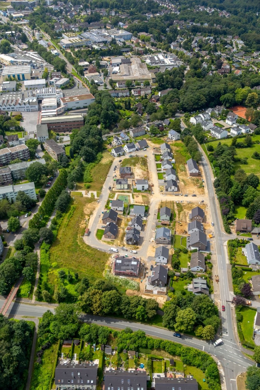 Luftaufnahme Heiligenhaus - Baustellen zum Neubau- Wohngebiet einer Einfamilienhaus- Siedlung in Heiligenhaus im Bundesland Nordrhein-Westfalen