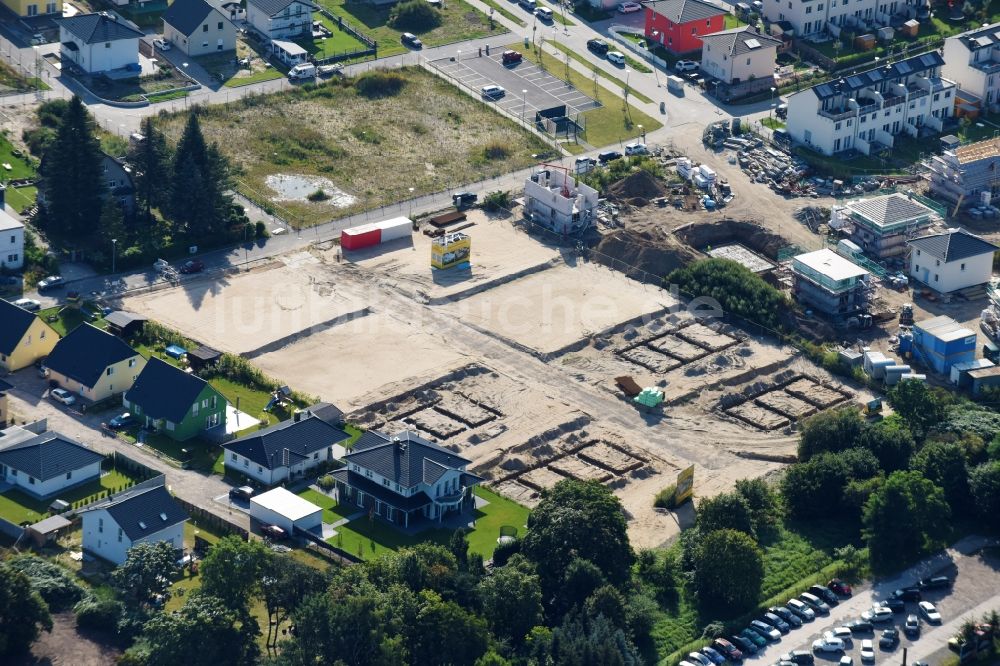 Luftbild Berlin - Baustellen zum Neubau- Wohngebiet einer Einfamilienhaus- Siedlung Hermineweg - Theodorstraße im Ortsteil Mahlsdorf in Berlin, Deutschland