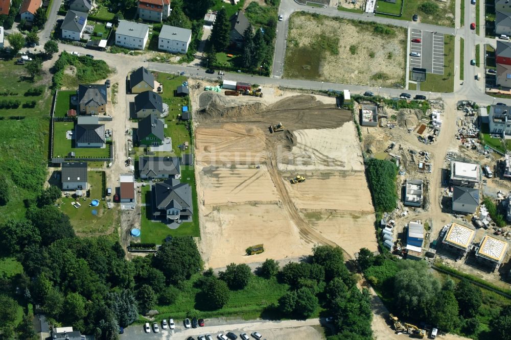 Berlin von oben - Baustellen zum Neubau- Wohngebiet einer Einfamilienhaus- Siedlung Hermineweg - Theodorstraße im Ortsteil Mahlsdorf in Berlin, Deutschland