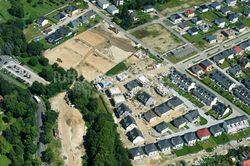 Luftbild Berlin - Baustellen zum Neubau- Wohngebiet einer Einfamilienhaus- Siedlung Hermineweg - Theodorstraße im Ortsteil Mahlsdorf in Berlin, Deutschland