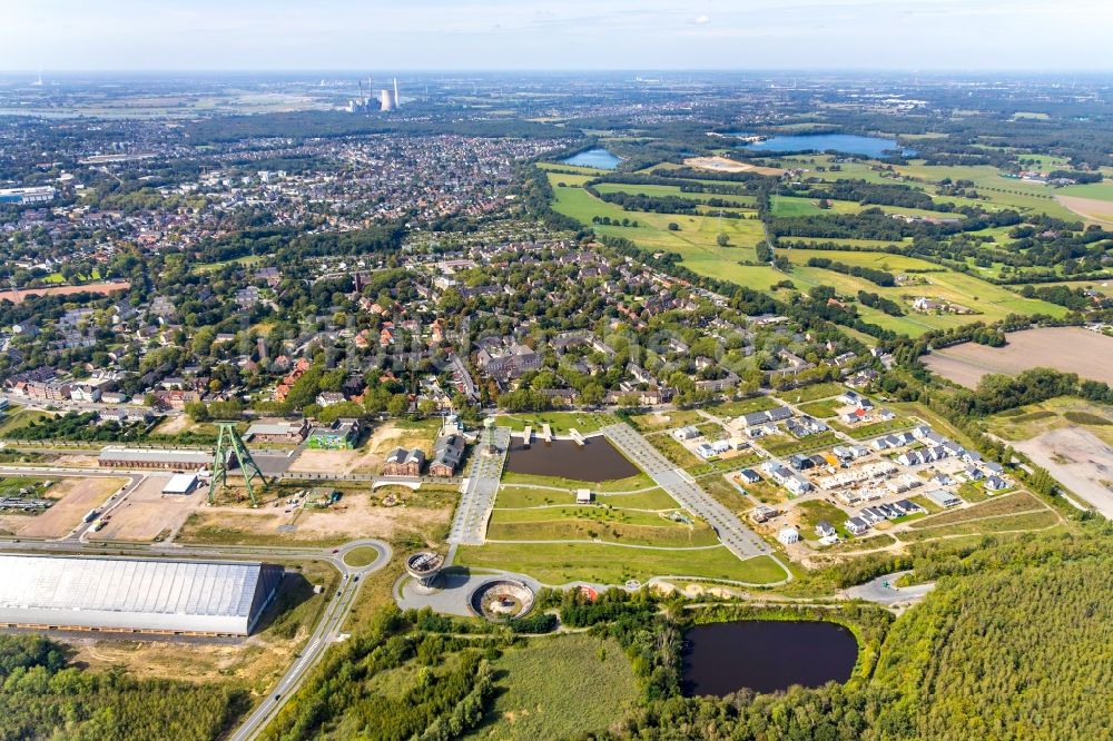 Dinslaken aus der Vogelperspektive: Baustellen zum Neubau- Wohngebiet einer Einfamilienhaus- Siedlung Hünxer Straße - Lohberg im Ortsteil Ruhr Metropolitan Area in Dinslaken im Bundesland Nordrhein-Westfalen