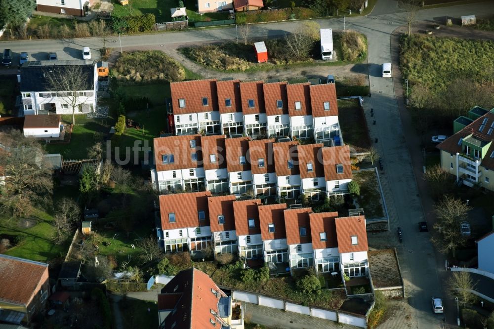 Hohen Neuendorf aus der Vogelperspektive: Baustellen zum Neubau- Wohngebiet einer Einfamilienhaus- Siedlung in Hohen Neuendorf im Bundesland Brandenburg