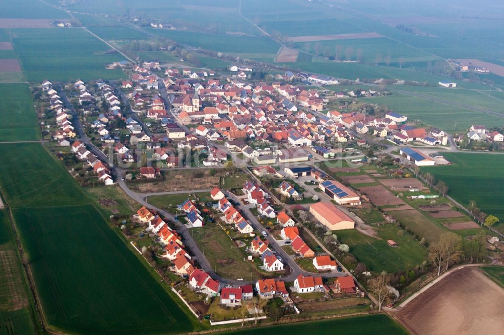 Luftaufnahme Sulzdorf an der Lederhecke - Baustellen zum Neubau- Wohngebiet einer Einfamilienhaus- Siedlung Huldengarten in Sulzdorf an der Lederhecke im Bundesland Bayern, Deutschland