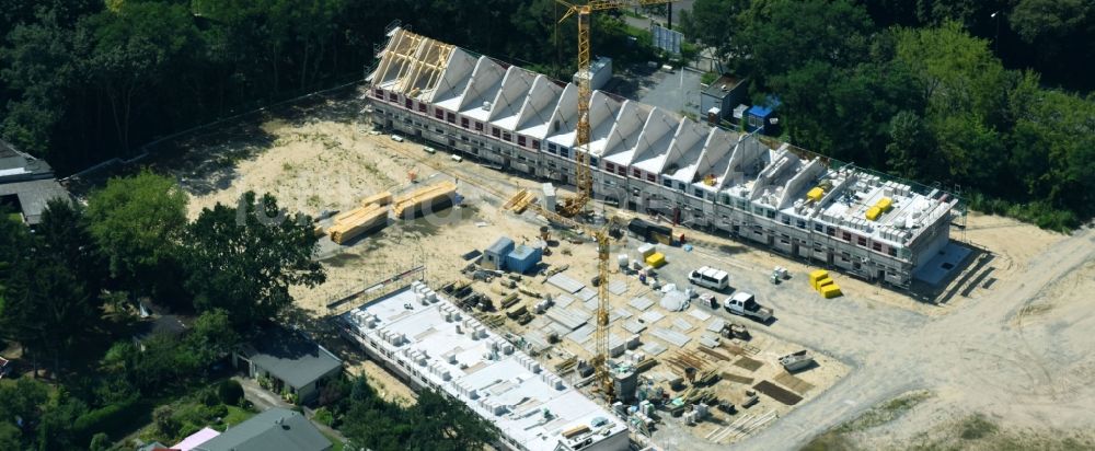 Luftbild Berlin - Baustellen zum Neubau- Wohngebiet einer Einfamilienhaus- Siedlung am Hultschiner Damm 292 im Ortsteil Mahlsdorf in Berlin, Deutschland