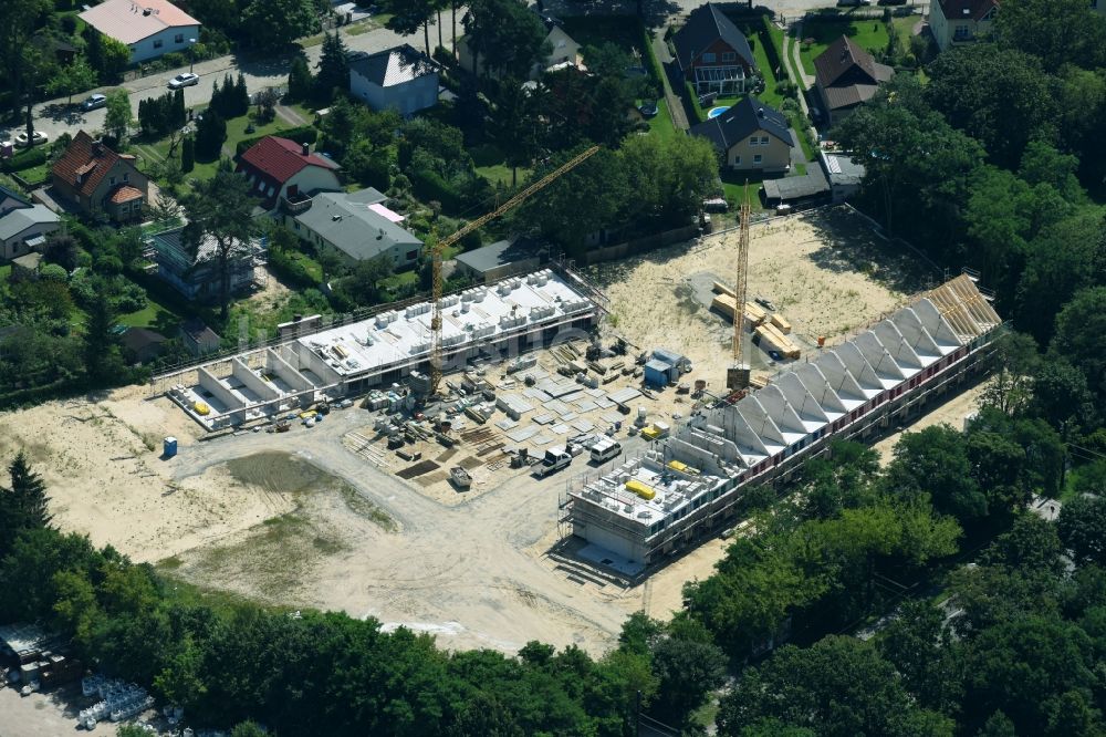 Berlin aus der Vogelperspektive: Baustellen zum Neubau- Wohngebiet einer Einfamilienhaus- Siedlung am Hultschiner Damm 292 im Ortsteil Mahlsdorf in Berlin, Deutschland