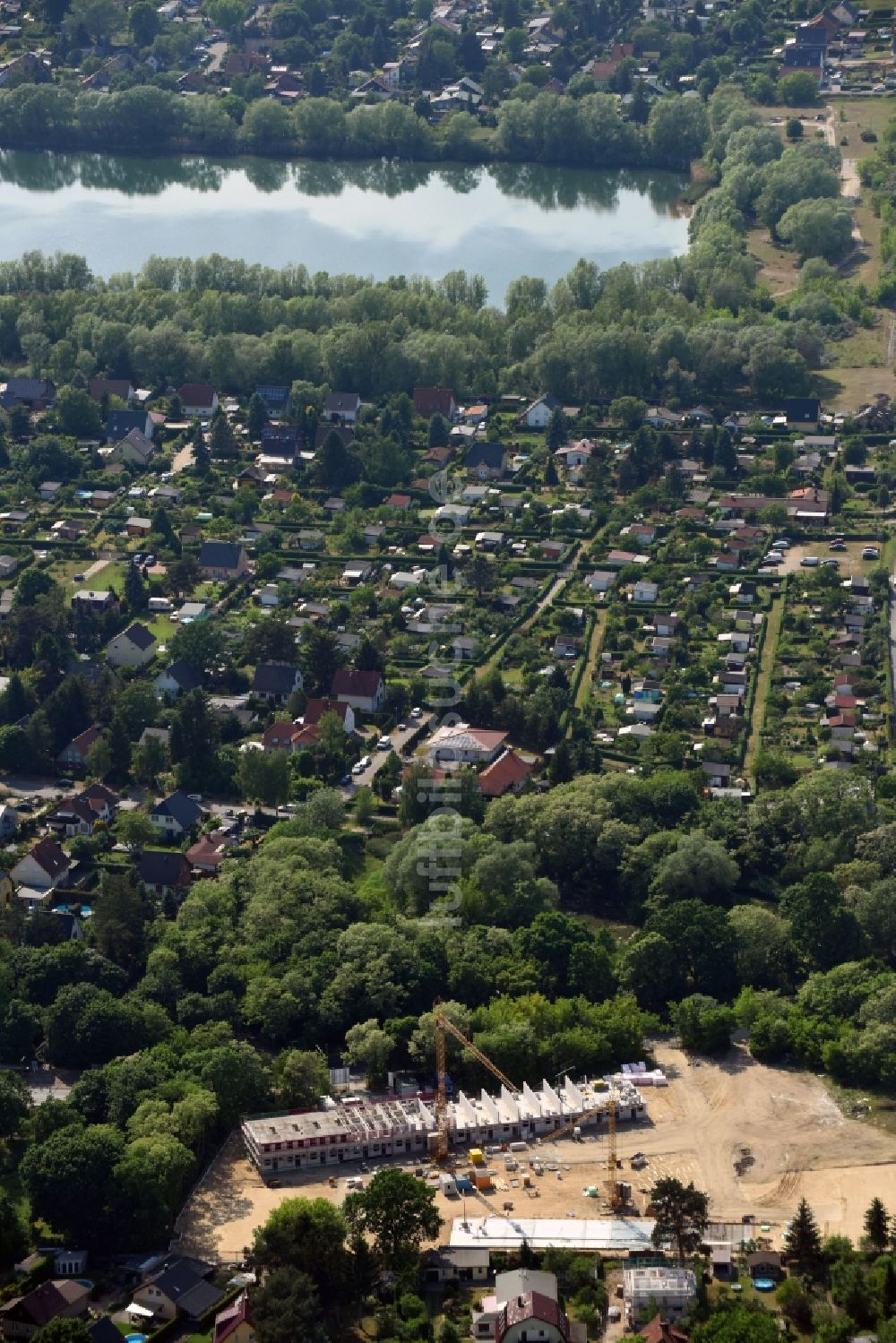 Luftbild Berlin - Baustellen zum Neubau- Wohngebiet einer Einfamilienhaus- Siedlung am Hultschiner Damm im Ortsteil Mahlsdorf in Berlin, Deutschland