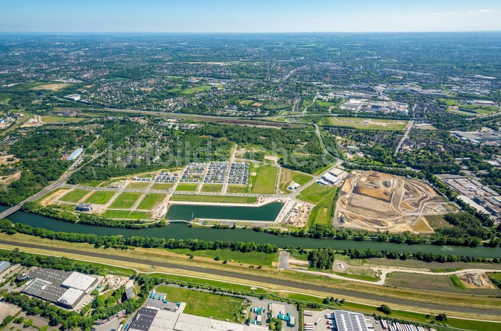 Luftaufnahme Gelsenkirchen - Baustellen zum Neubau- Wohngebiet einer Einfamilienhaus- Siedlung an der Johannes-Rau-Allee in Gelsenkirchen im Bundesland Nordrhein-Westfalen, Deutschland