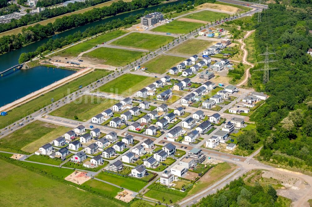 Luftaufnahme Gelsenkirchen - Baustellen zum Neubau- Wohngebiet einer Einfamilienhaus- Siedlung an der Johannes-Rau-Allee in Gelsenkirchen im Bundesland Nordrhein-Westfalen, Deutschland