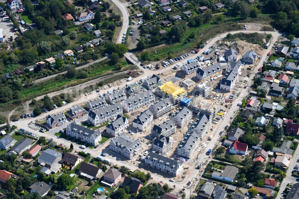 Luftbild Berlin - Baustellen zum Neubau- Wohngebiet einer Einfamilienhaus- Siedlung Möwenweg - Grüne Aue im Ortsteil Biesdorf in Berlin, Deutschland