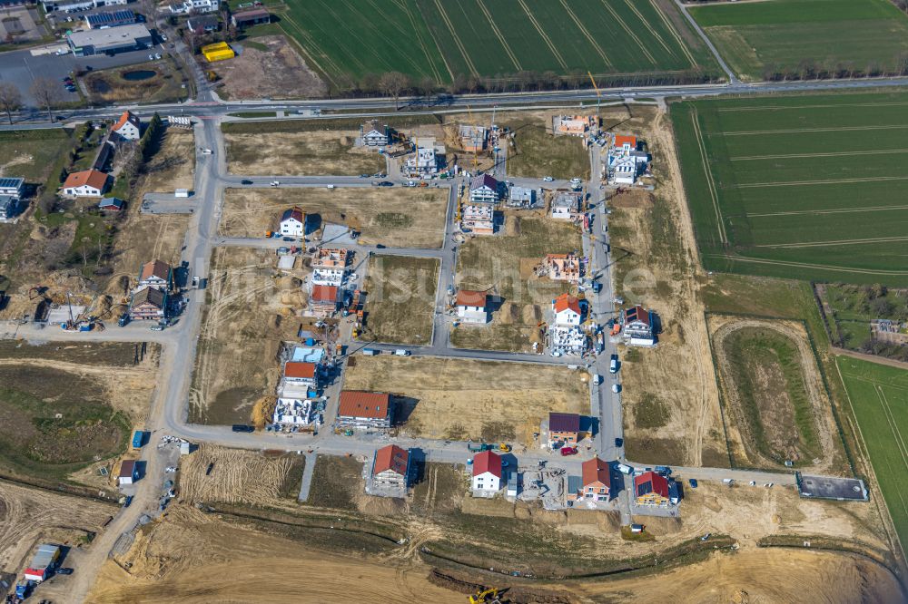 Soest von oben - Baustellen zum Neubau- Wohngebiet einer Einfamilienhaus- Siedlung Neuer Soester Norden zwischen Oestinghauser Landstraße und Weslarner Weg in Soest im Bundesland Nordrhein-Westfalen, Deutschland