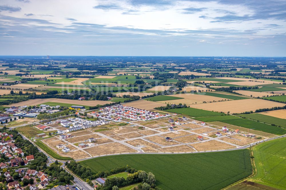 Soest von oben - Baustellen zum Neubau- Wohngebiet einer Einfamilienhaus- Siedlung Neuer Soester Norden zwischen Oestinghauser Landstraße und Weslarner Weg in Soest im Bundesland Nordrhein-Westfalen, Deutschland