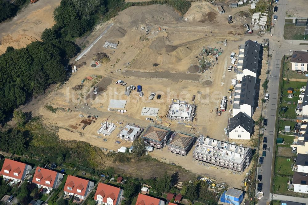 Luftbild Berlin - Baustellen zum Neubau- Wohngebiet einer Einfamilienhaus- Siedlung im Ortsteil Mahlsdorf in Berlin