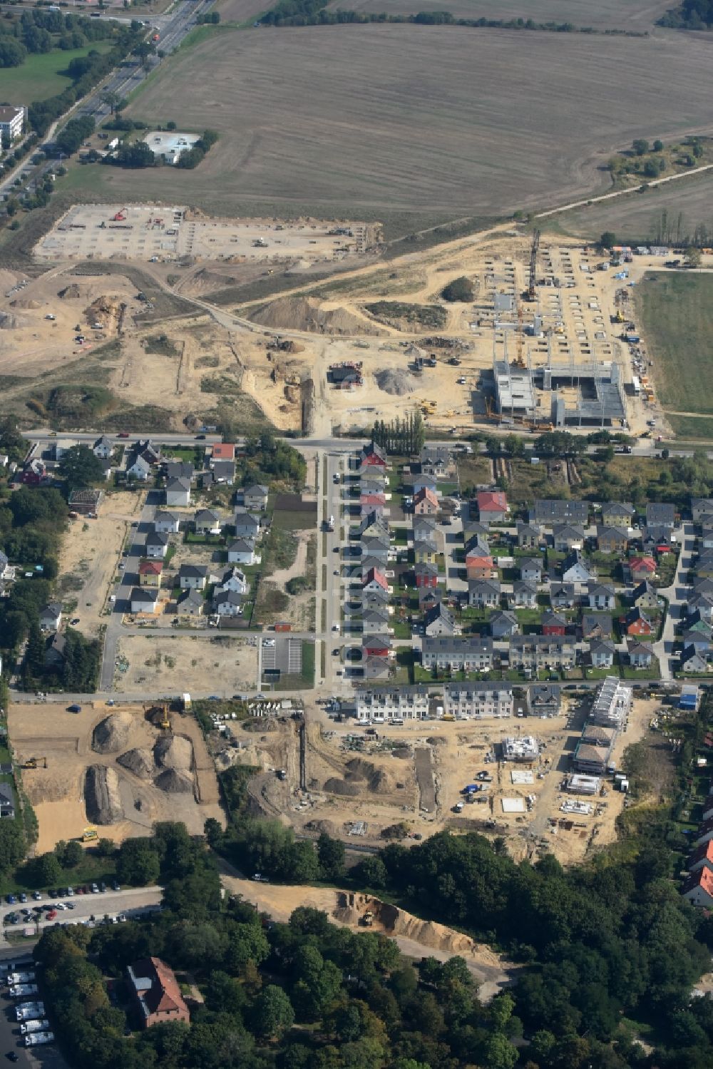 Luftbild Berlin - Baustellen zum Neubau- Wohngebiet einer Einfamilienhaus- Siedlung im Ortsteil Mahlsdorf in Berlin