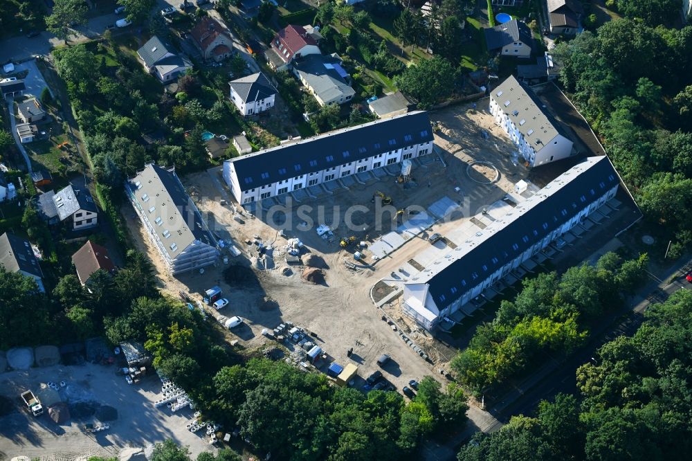 Luftaufnahme Berlin - Baustellen zum Neubau- Wohngebiet einer Einfamilienhaus- Siedlung im Ortsteil Mahlsdorf in Berlin, Deutschland