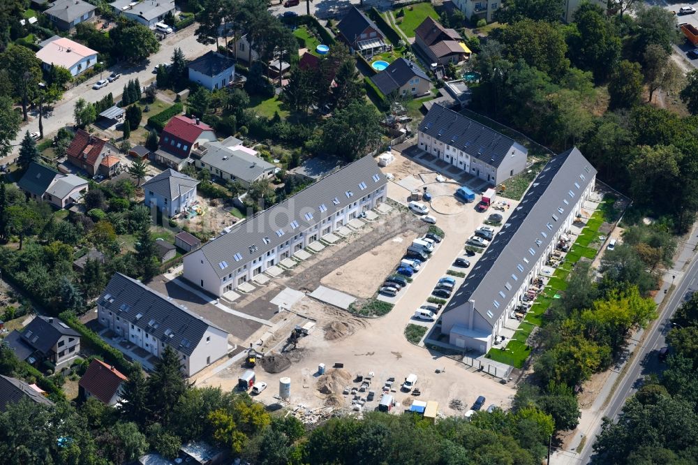 Luftbild Berlin - Baustellen zum Neubau- Wohngebiet einer Einfamilienhaus- Siedlung im Ortsteil Mahlsdorf in Berlin, Deutschland