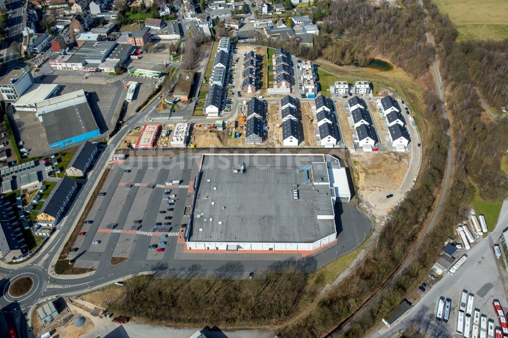 Velbert von oben - Baustellen zum Neubau- Wohngebiet einer Einfamilienhaus- Siedlung Sontumer Straße - Winkelstraße - Hixholzer Weg in Velbert im Bundesland Nordrhein-Westfalen