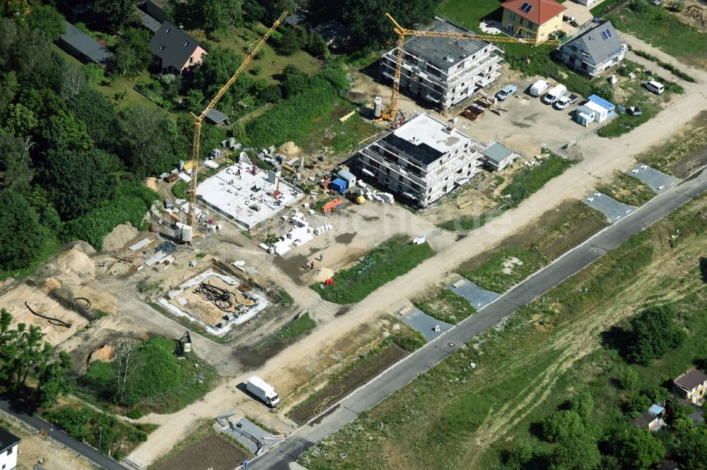 Berlin aus der Vogelperspektive: Baustellen zum Neubau- Wohngebiet einer Einfamilienhaus- Siedlung im Stadtteil Hellersdorf in Berlin