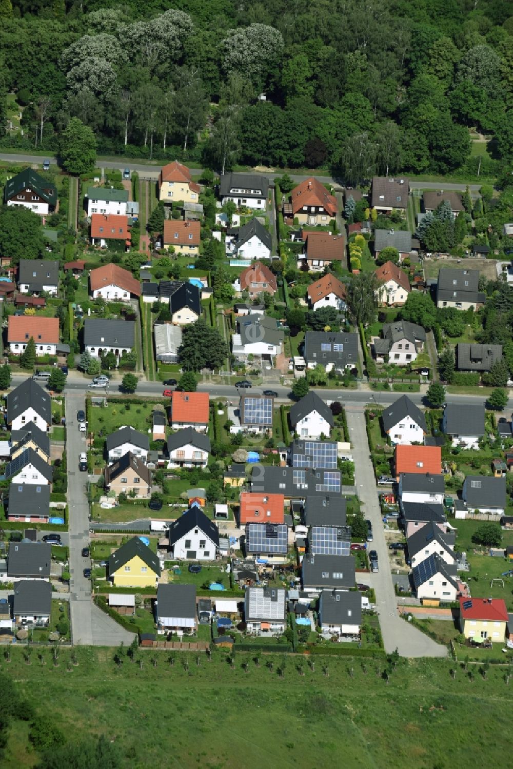 Berlin von oben - Baustellen zum Neubau- Wohngebiet einer Einfamilienhaus- Siedlung im Stadtteil Hellersdorf in Berlin