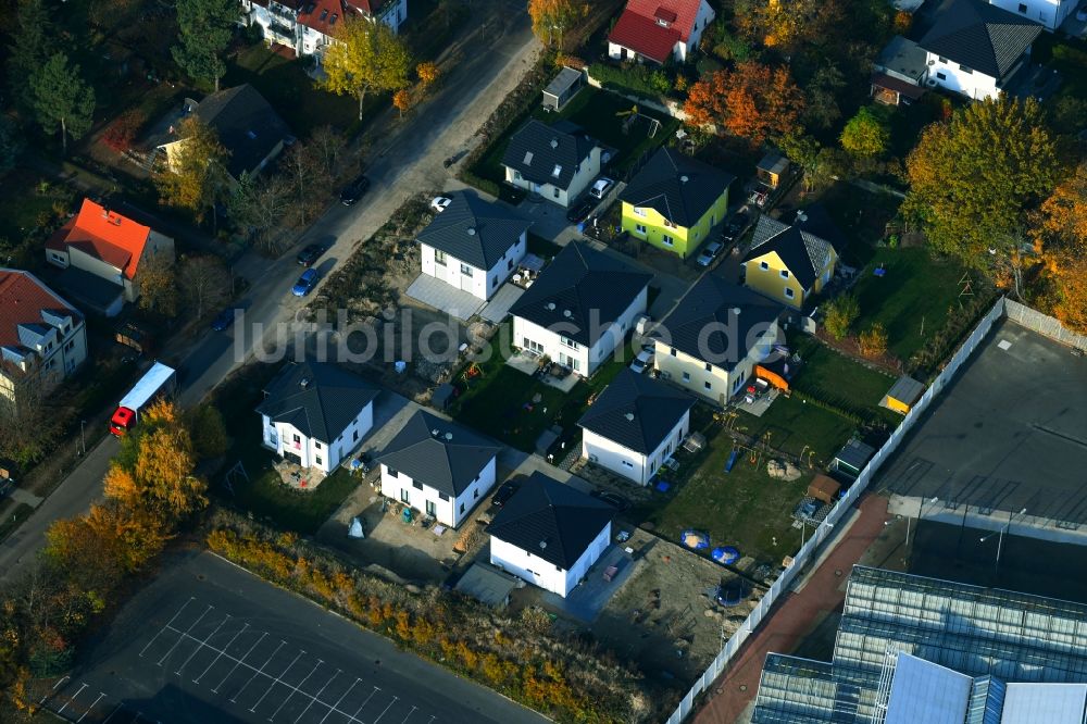 Luftbild Berlin - Baustellen zum Neubau- Wohngebiet einer Einfamilienhaus- Siedlung im Stadtteil Mahlsdorf in Berlin