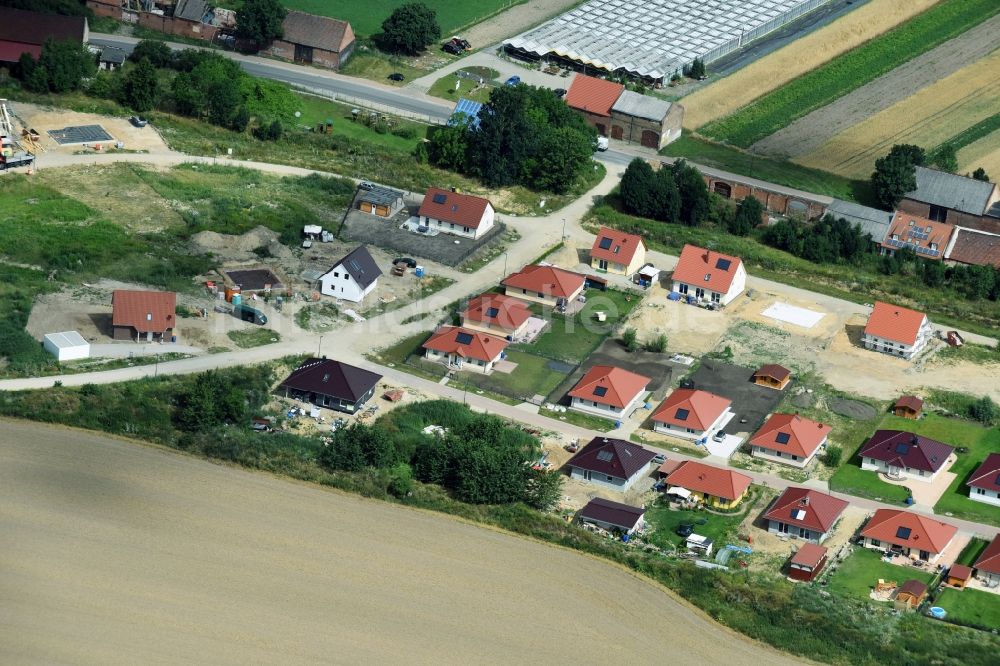 Altlandsberg von oben - Baustellen zum Neubau- Wohngebiet einer Einfamilienhaus- Siedlung an der Strausberger Straße - Zur Holzseefe in Altlandsberg im Bundesland Brandenburg