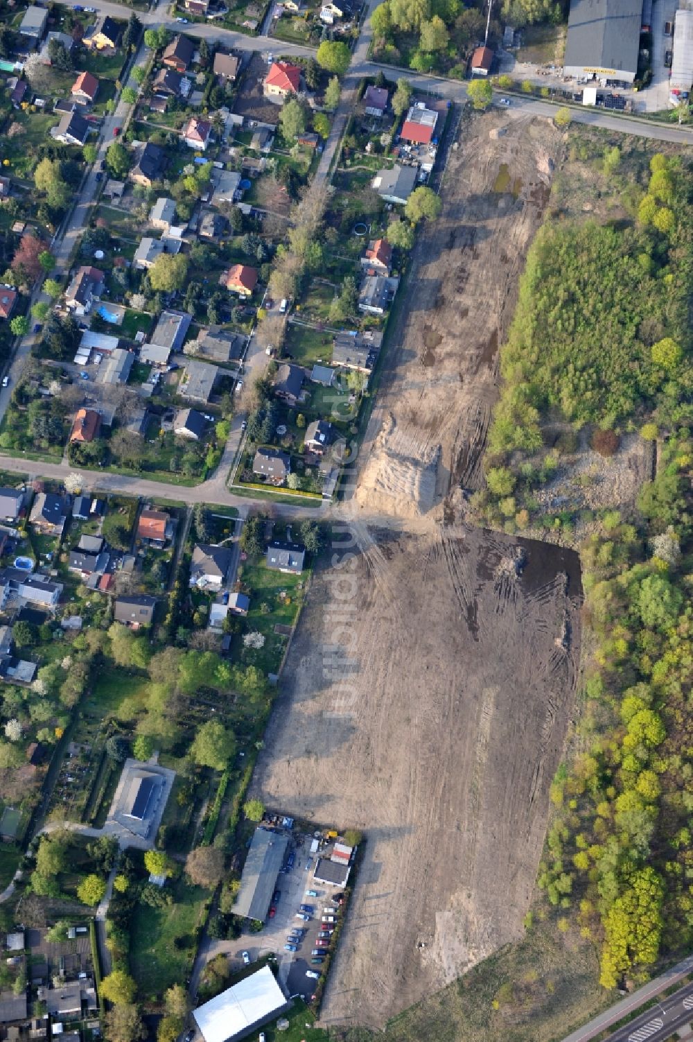 Berlin aus der Vogelperspektive: Baustellen zum Neubau- Wohngebiet einer Einfamilienhaus- Siedlung an der Treseburger Straße in Berlin, Deutschland