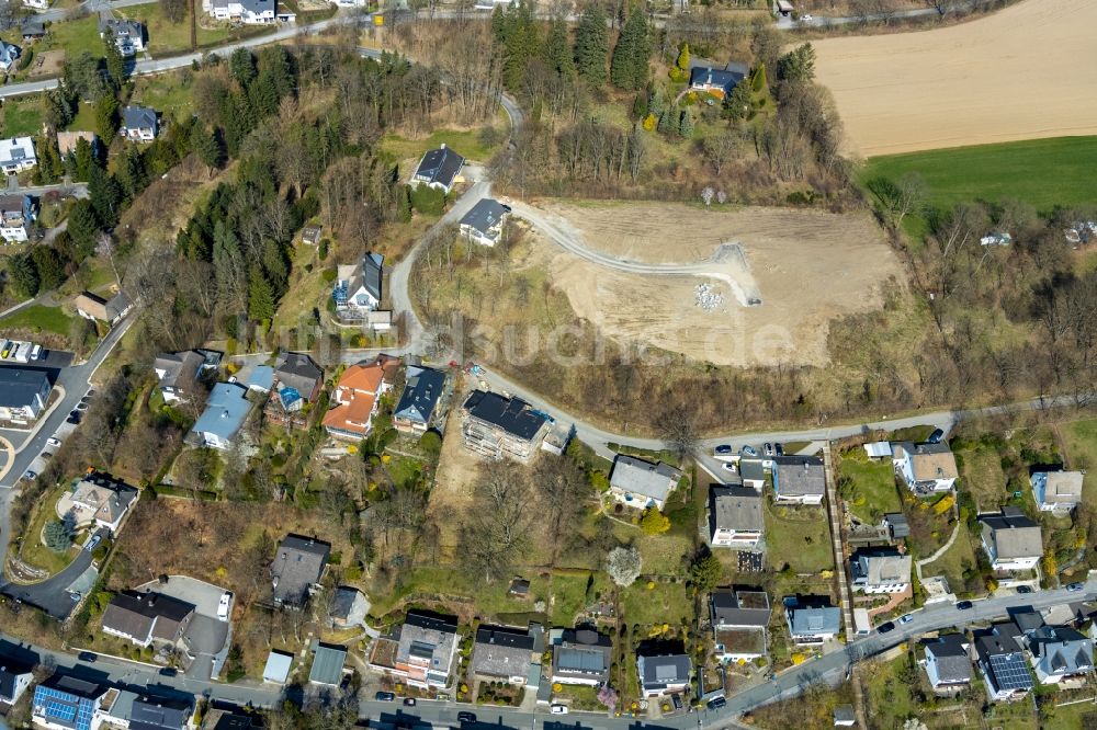 Luftaufnahme Meschede - Baustellen zum Neubau- Wohngebiet einer Einfamilienhaus- Siedlung Unterm Hasenfeld in Meschede im Bundesland Nordrhein-Westfalen, Deutschland