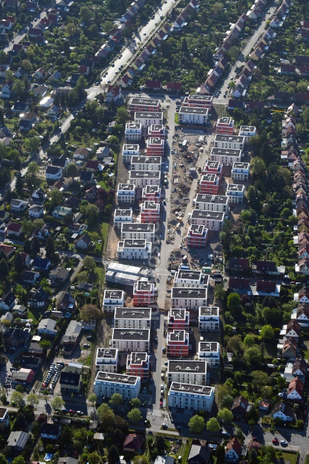 Luftaufnahme Berlin - Baustellen zum Neubau- Wohngebiet einer Einfamilienhaus- Siedlung Wegedornstraße - Dankmarsteig - Schönefelder Chaussee im Ortsteil Altglienicke in Berlin, Deutschland