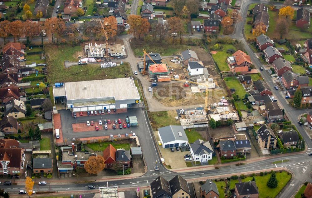 Werne von oben - Baustellen zum Neubau- Wohngebiet einer Einfamilienhaus- Siedlung an der Werner Straße im Ortsteil Stockum in Werne im Bundesland Nordrhein-Westfalen