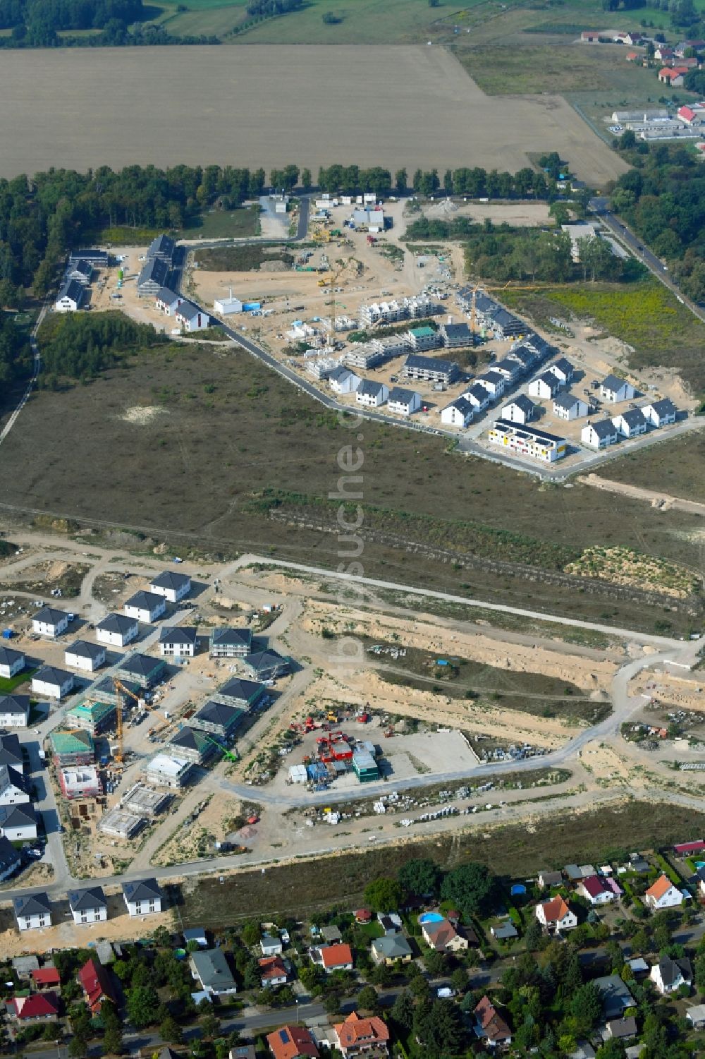 Luftaufnahme Schulzendorf - Baustellen zum Neubau- Wohngebiet einer Einfamilienhaus- Siedlung Wohnen im Ritterschlag in Schulzendorf im Bundesland Brandenburg, Deutschland