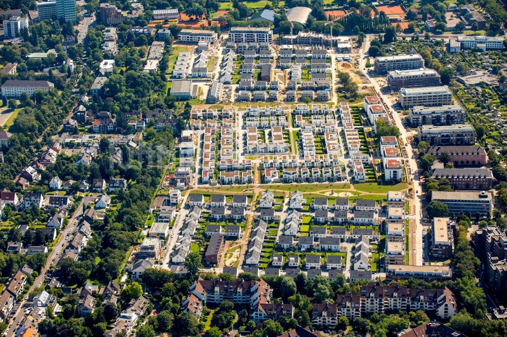 Düsseldorf von oben - Baustellen zum Neubau- Wohngebiet einer Einfamilienhaus- Siedlung Zur alten Kaserne in Düsseldorf im Bundesland Nordrhein-Westfalen