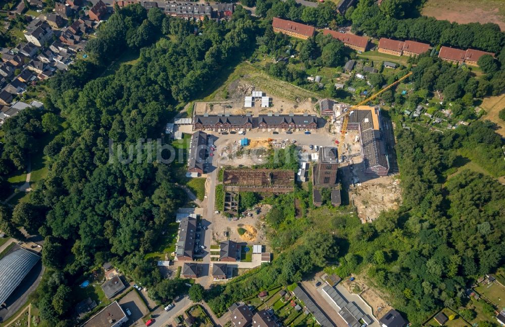 Luftaufnahme Oberhausen - Baustellen zum Neubau- Wohngebiet Münzstraße - Zum Dörnbusch auf dem Gelände des ehemaligen Schachtes IV der Zeche Osterfeld in Oberhausen im Bundesland Nordrhein-Westfalen