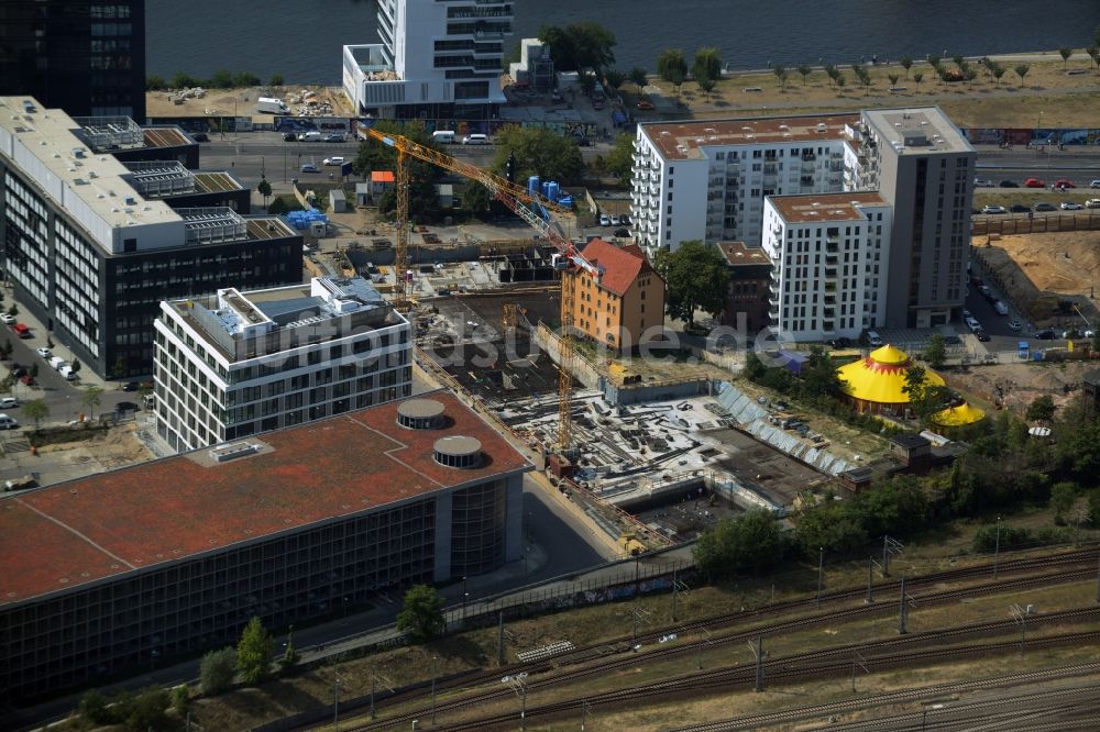 Luftbild Berlin - Baustellen zum Wohn- und Geschäftshausneubau Rummelsburger Platz - Marianne-von-Rantzau-Straße im Stadtteil Friedrichshain von Berlin