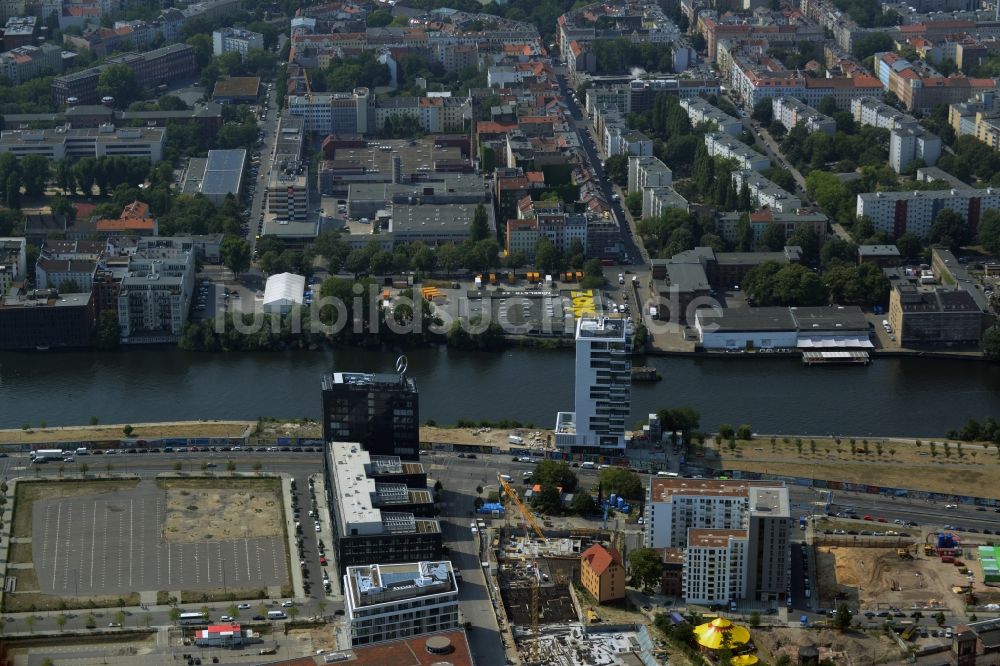 Berlin von oben - Baustellen zum Wohn- und Geschäftshausneubau Rummelsburger Platz - Marianne-von-Rantzau-Straße im Stadtteil Friedrichshain von Berlin