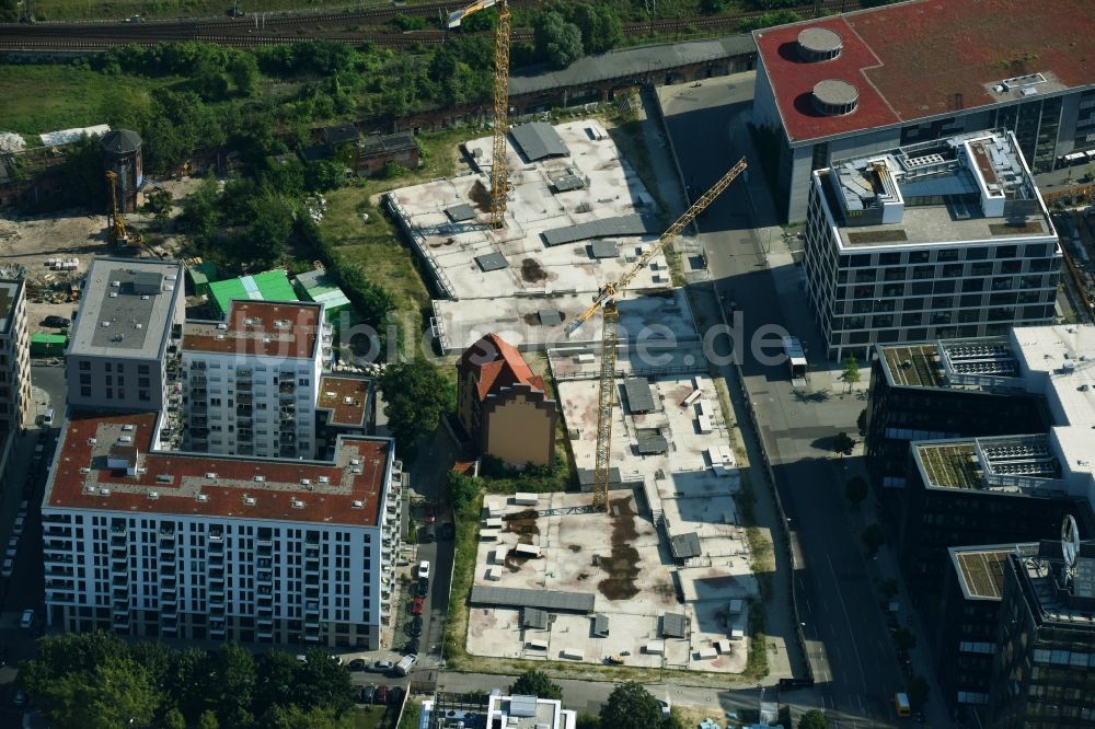 Luftbild Berlin - Baustellen zum Wohn- und Geschäftshausneubau Rummelsburger Platz - Marianne-von-Rantzau-Straße im Stadtteil Friedrichshain von Berlin