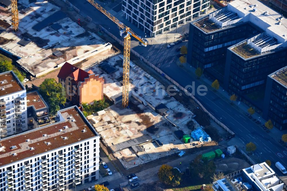 Berlin von oben - Baustellen zum Wohn- und Geschäftshausneubau Rummelsburger Platz - Marianne-von-Rantzau-Straße im Stadtteil Friedrichshain von Berlin