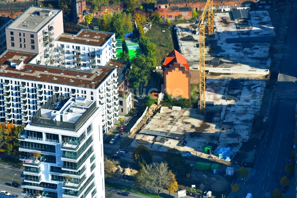 Luftbild Berlin - Baustellen zum Wohn- und Geschäftshausneubau Rummelsburger Platz - Marianne-von-Rantzau-Straße im Stadtteil Friedrichshain von Berlin