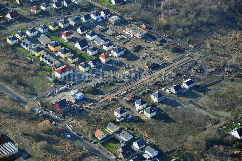 Berlin Mahlsdorf aus der Vogelperspektive: Baustellen zur Einfamilienhausneubau Siedlung in Berlin Mahlsdorf