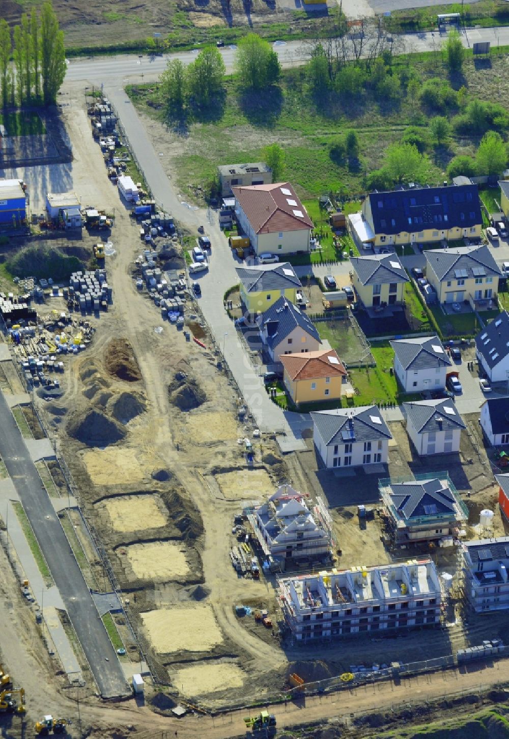 Berlin von oben - Baustellen zur Einfamilienhausneubau Siedlung in Berlin Mahlsdorf