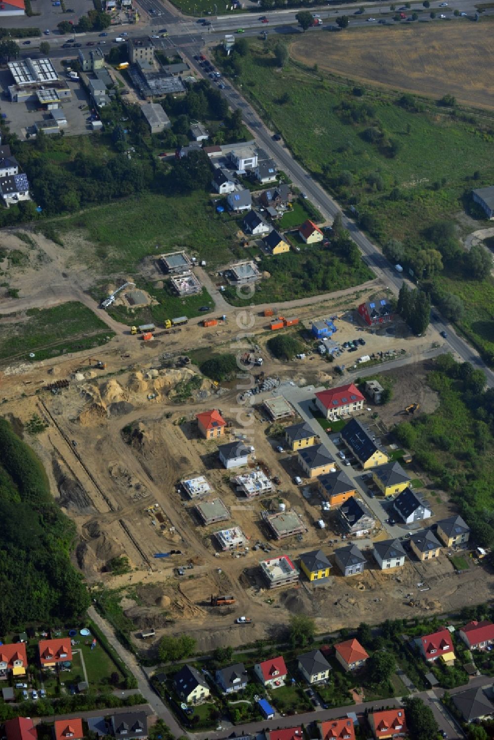 Berlin OT Mahlsdorf aus der Vogelperspektive: Baustellen zur Einfamilienhausneubau - Siedlung an der Pilgramer Straße in Berlin Mahlsdorf