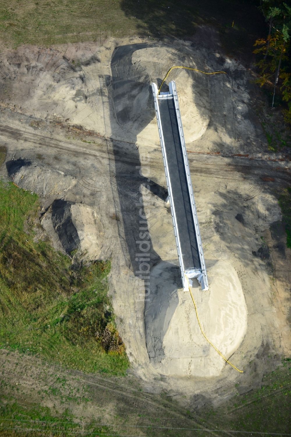 Steinhagen von oben - Baustellen zur Erweiterung der Bundesautobahn A33 in Steinhagen in Nordrhein-Westfalen