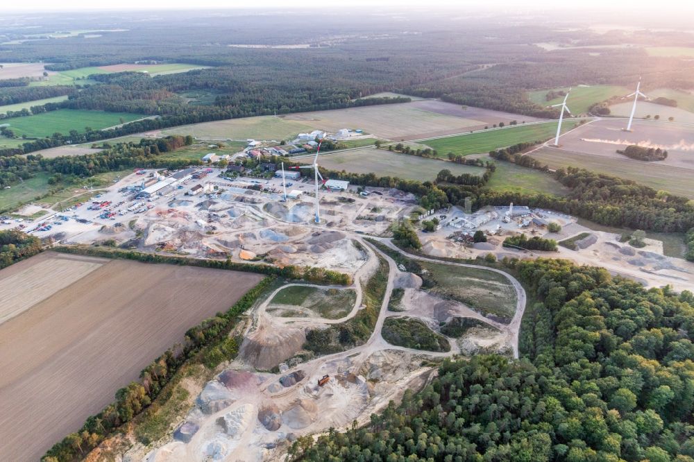 Luftaufnahme Volkstorf - Baustoffhandel und Logistikzentrum Manzke KSR GmbH in Volkstorf im Bundesland Niedersachsen, Deutschland