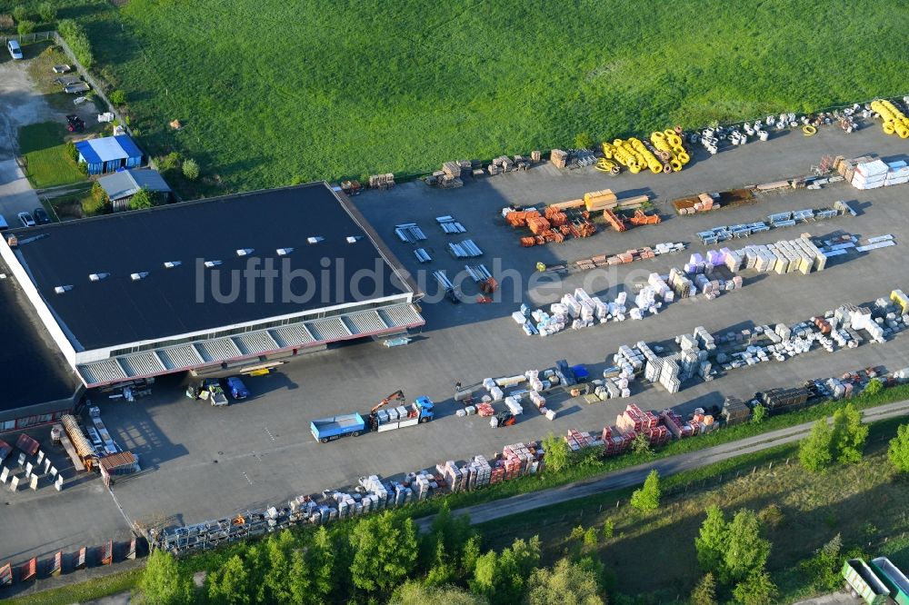 Osterburg (Altmark) von oben - Baustoffhandel am Schilddorf in Osterburg (Altmark) im Bundesland Sachsen-Anhalt, Deutschland