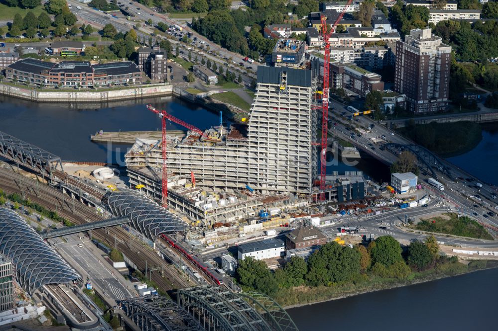 Luftaufnahme Hamburg - Baustopp der Baustelle zum Neubau des Hochhaus- Gebäudekomplexes Elbtower in Hamburg, Deutschland