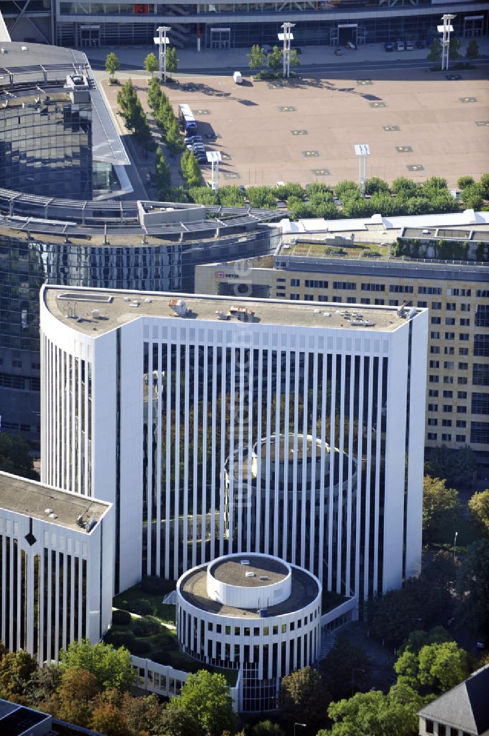 Frankfurt am Main von oben - Bauteil 1 vom Bürokomplex Poseidonhaus in Frankfurt am Main